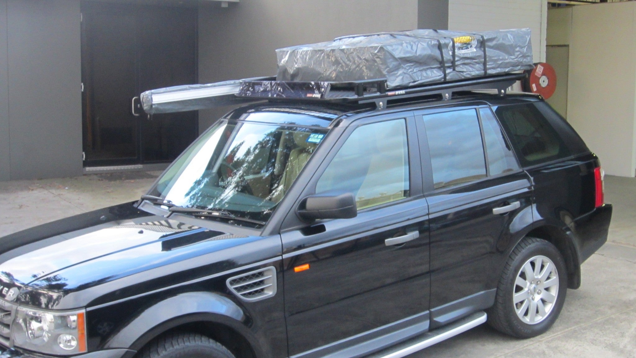 Багажник rover sport. Range Rover l322 экспедиционный багажник. Багажник на крышу Рендж Ровер спорт. Багажник Рендж Ровер p38. Экспедиционный багажник range Rover p38.